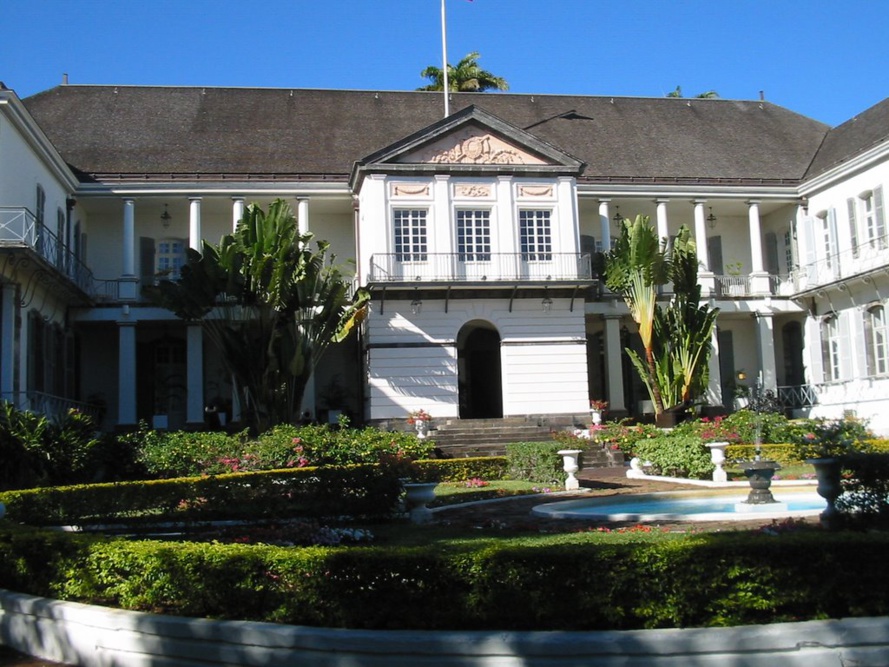 La Préfecture communique. Sur la fraude du Fakir à Ste Suzanne? Non, encore raté ! La Préfecture communique. Sur la fraude du Fakir à Ste Suzanne? Non, encore raté !