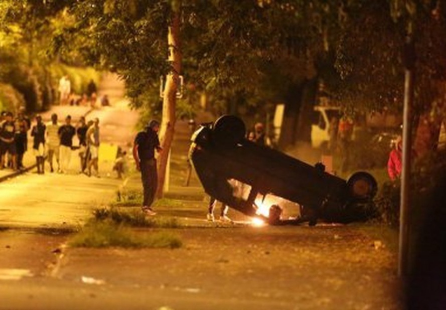 Coup de chaud au Chaudron hier soir : les images (Photos Ludovic Laï-Yu.) Coup de chaud au Chaudron hier soir : les images (Photos Ludovic Laï-Yu.)