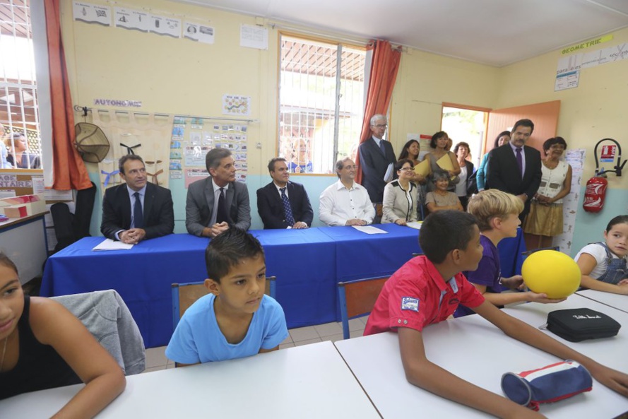 Didier ROBERT, Sénateur Président de la Région Réunion 2015 : Agir pour plus d'égalité – 96 écoles-pilotes 4500 élèves