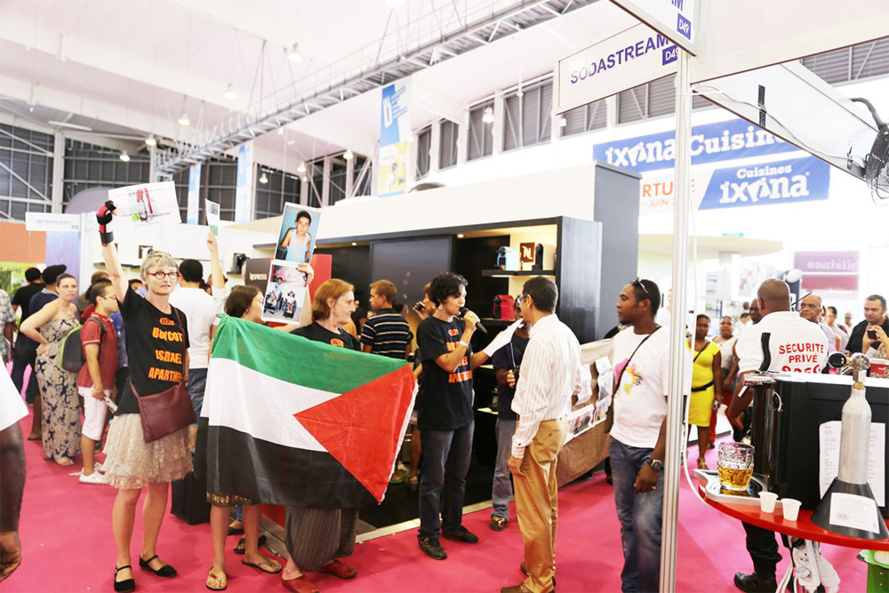 REPONSE A LA NORDEV QUI A REFUSE DE DIRE STOP A LA COLONISATION ET L'OCCUPATION ISRAELIENNE EN PALESTINE, AU SALON DE LA MAISON REPONSE A LA NORDEV QUI A REFUSE DE DIRE STOP A LA COLONISATION ET L'OCCUPATION ISRAELIENNE EN PALESTINE, AU SALON DE LA MAISON