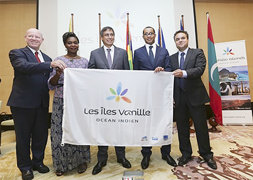 Didier ROBERT : Les îles Vanille, 1ères sentinelles de l'Océan Indien