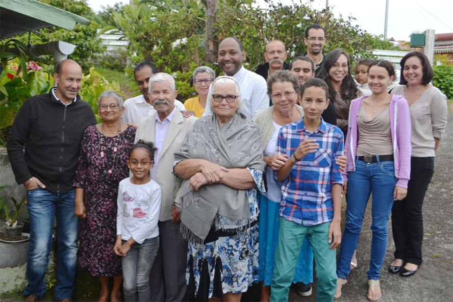 La Chaloupe Saint-Leu : Marie Jeannette et Edgard ont fêté leurs noces d'orchidée La Chaloupe Saint-Leu : Marie Jeannette et Edgard ont fêté leurs noces d'orchidée