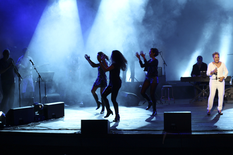 Quelques belles images de communion avec le public Quelques belles images de communion avec le public