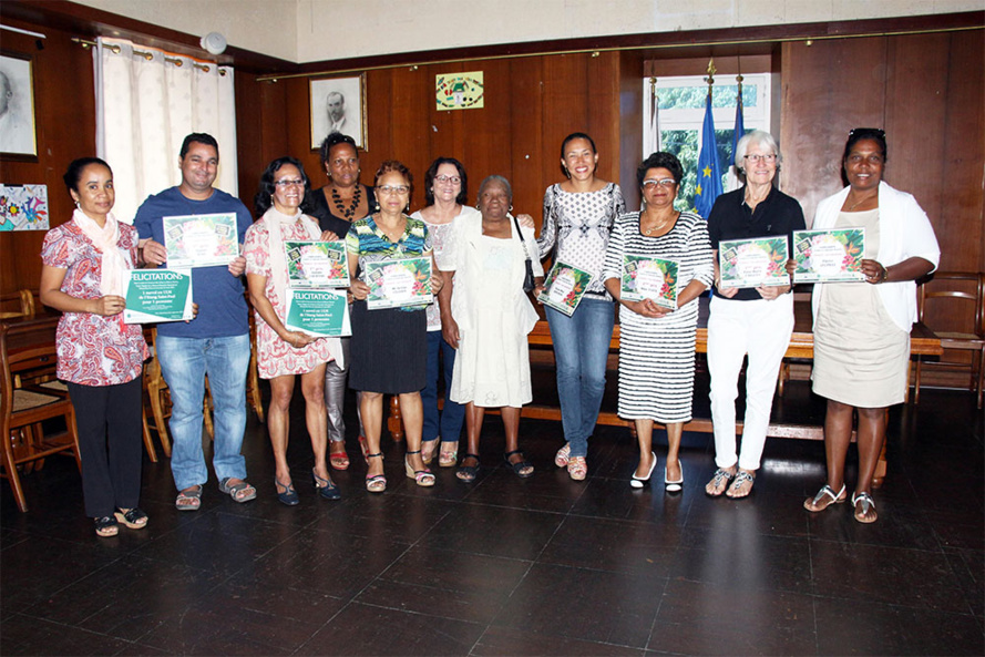 Saint-Paul : Josiane Courtois et Daniel Aure gagnants du concours « Cours et Balcons fleuris »