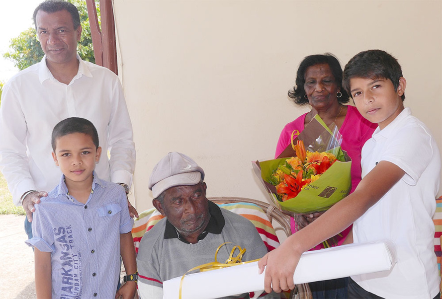 La Saline : 50 ans de marriage pour Virginie et François Moutoussamy La Saline : 50 ans de marriage pour Virginie et François Moutoussamy