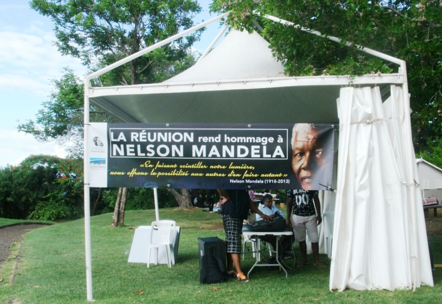 AFRIQUE DU SUD : L’APARTHEID ABOLIE ? La police du régime de l’ANC massacre 34 mineurs noirs à Marikana AFRIQUE DU SUD : L’APARTHEID ABOLIE ? La police du régime de l’ANC massacre 34 mineurs noirs à Marikana