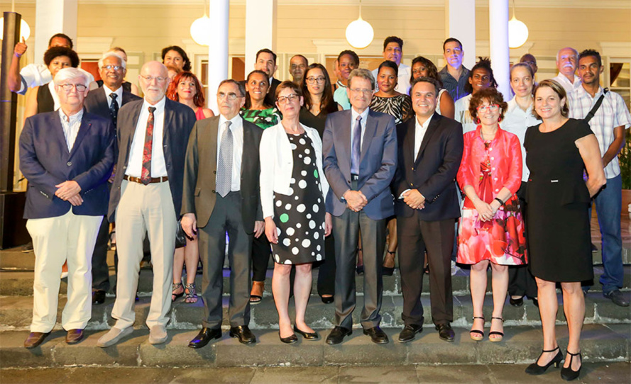 COMMUNIQUÉ DE PRESSE DU SENATEUR-PRÉSIDENT DE LA REGION COMMUNIQUÉ DE PRESSE DU SENATEUR-PRÉSIDENT DE LA REGION