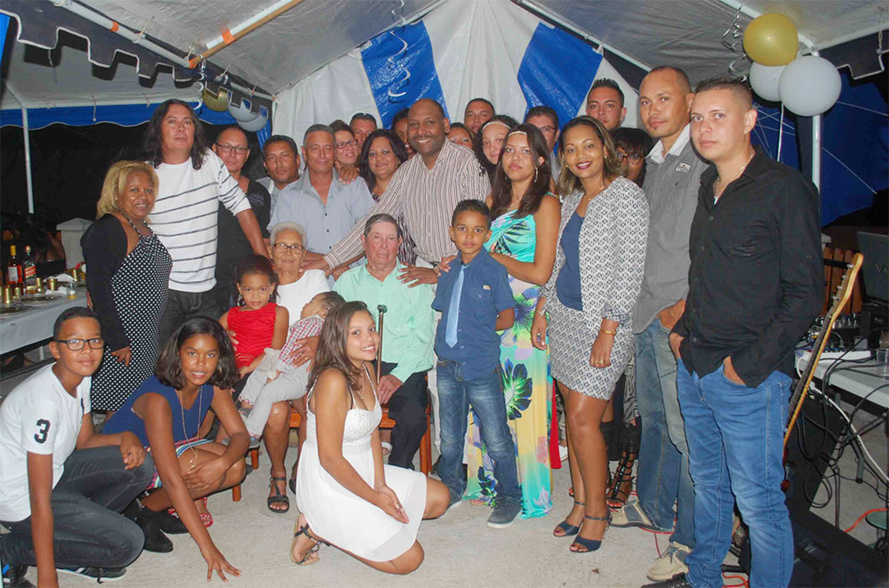 SAINT-LEU : Le pays du sourire SAINT-LEU : Le pays du sourire