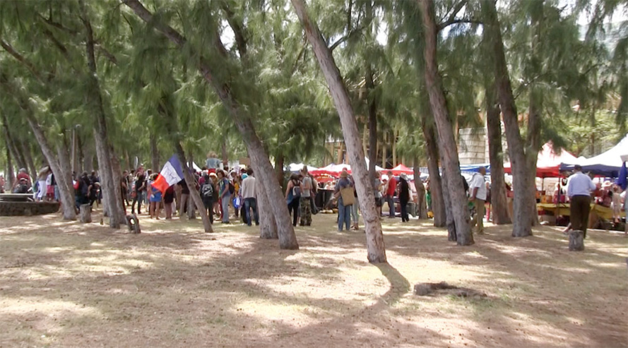 Manifestation anti-Monsanto à Saint-Leu Manifestation anti-Monsanto à Saint-Leu
