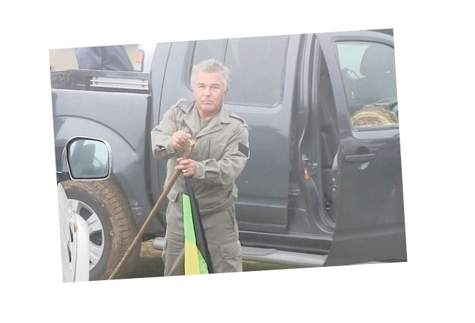 Chicaud Wanted, Un contre nation