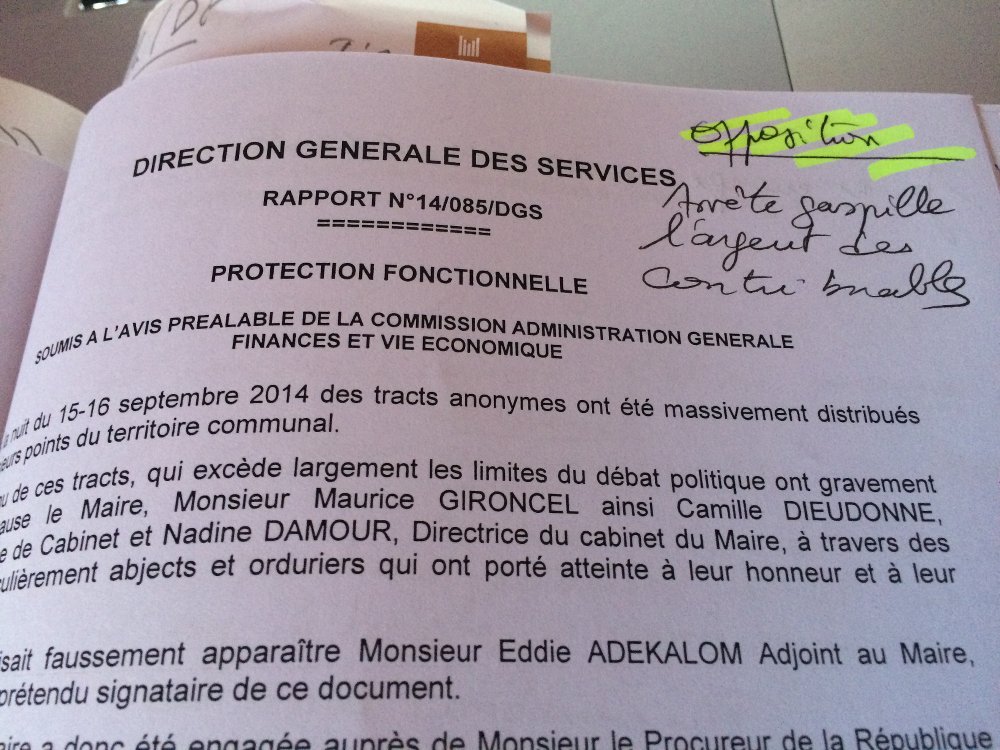 Sainte-Suzanne, Conseil municipal : "Arrête gaspille l'argent des contribuables"