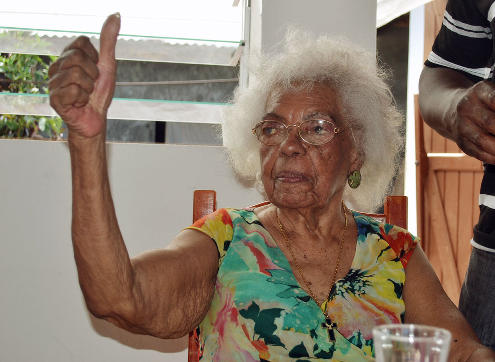 Alice Marivan, une nouvelle centenaire pétillante à Saint-Leu !