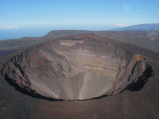 Activité volcanique au piton de la fournaise : Passage en phase sauvegarde