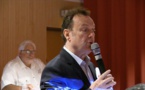 Julien Lepers : Qui sonne la cloche du départ des baleines ?