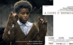 A COURT D'ENFANTS