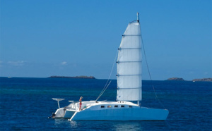 Dispositif de recherche déployé pour secourir deux naufragés à la dérive sur une coque de catamaran au large de Mayotte