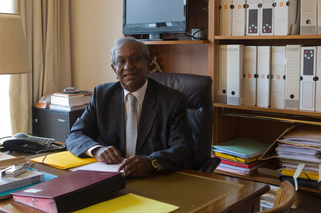 Les Réunionnais ne doivent pas payer pour les Grecs ! Les Réunionnais ne doivent pas payer pour les Grecs !