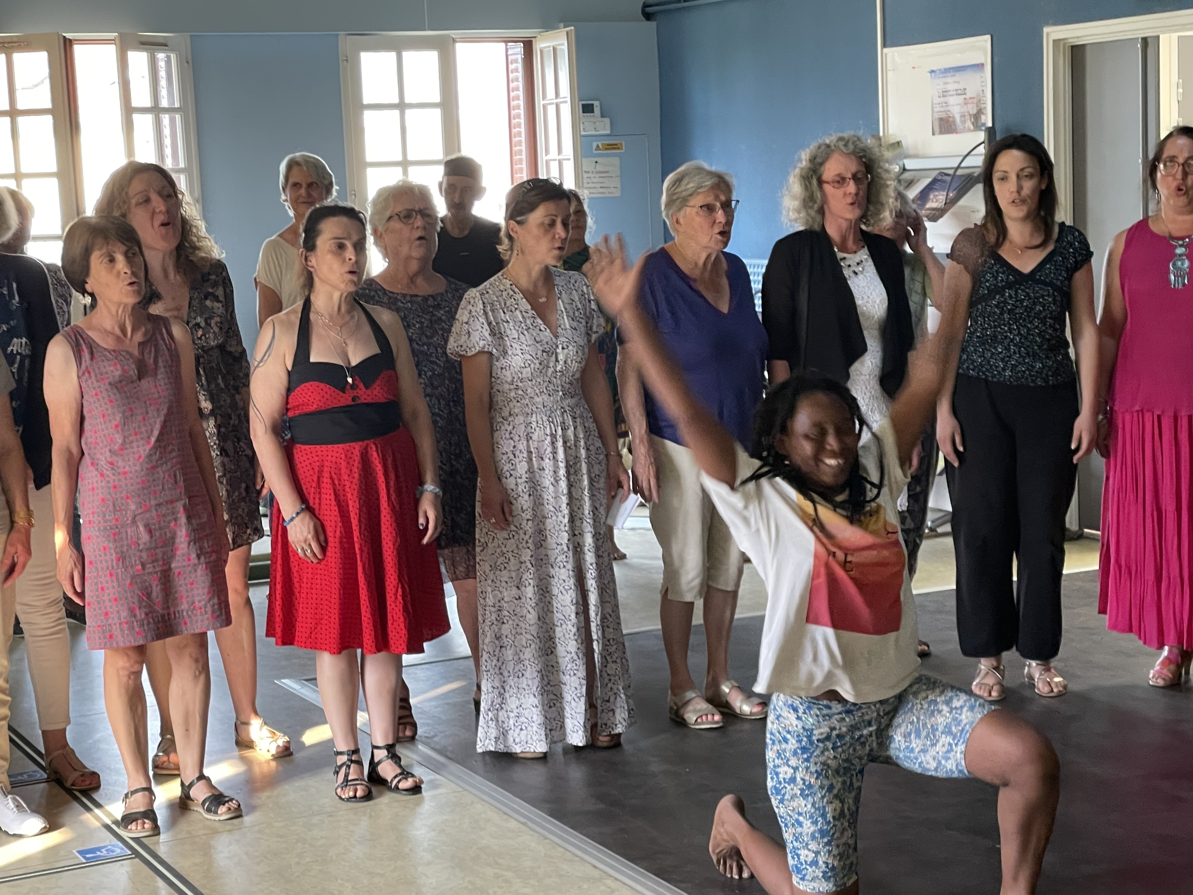 Fatim à la danse , choeur des femmes de Guéret Fatim à la danse , choeur des femmes de Guéret